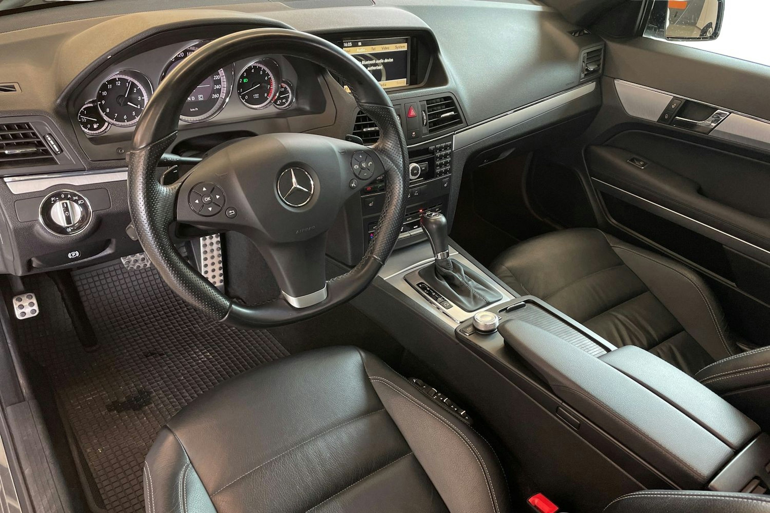 valkoinen Mercedes-Benz E 2010 kuva 7.