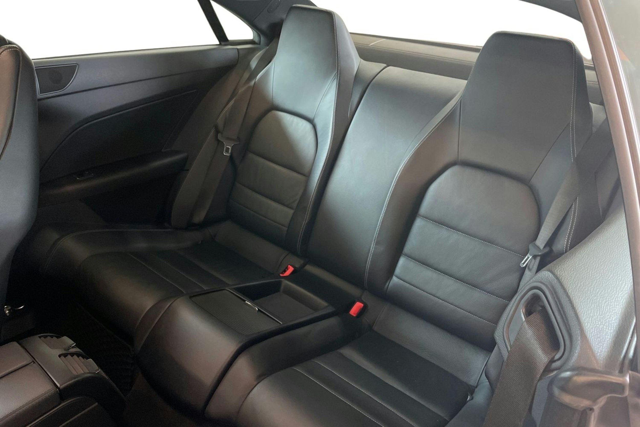 valkoinen Mercedes-Benz E 2010 kuva 10.