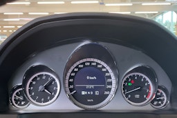 valkoinen Mercedes-Benz E 2010 kuva 16.
