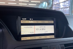valkoinen Mercedes-Benz E 2010 kuva 23.