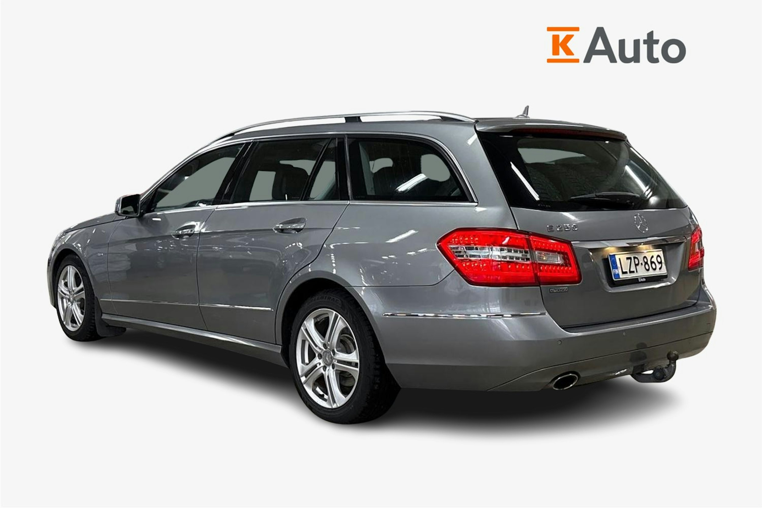 harmaa Mercedes-Benz E 2010 kuva 2.