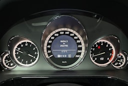 harmaa Mercedes-Benz E 2010 kuva 18.