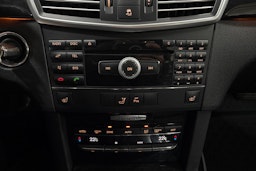 harmaa Mercedes-Benz E 2010 kuva 22.