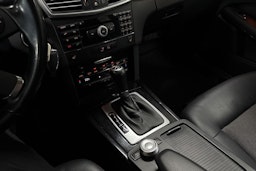 harmaa Mercedes-Benz E 2010 kuva 23.