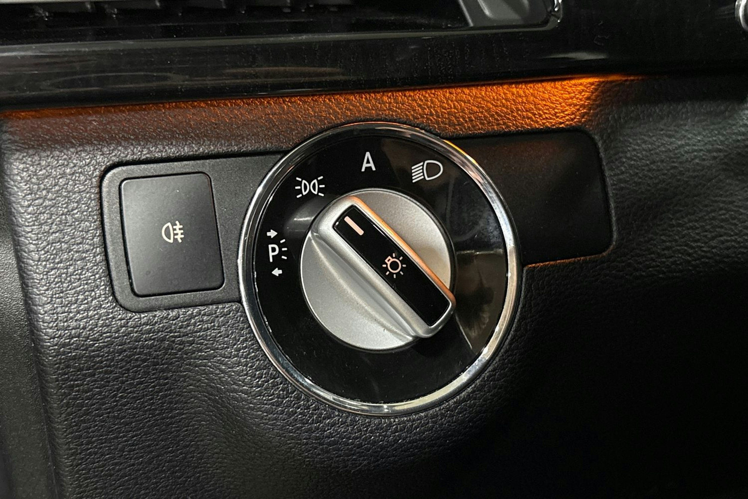 harmaa Mercedes-Benz E 2010 kuva 25.