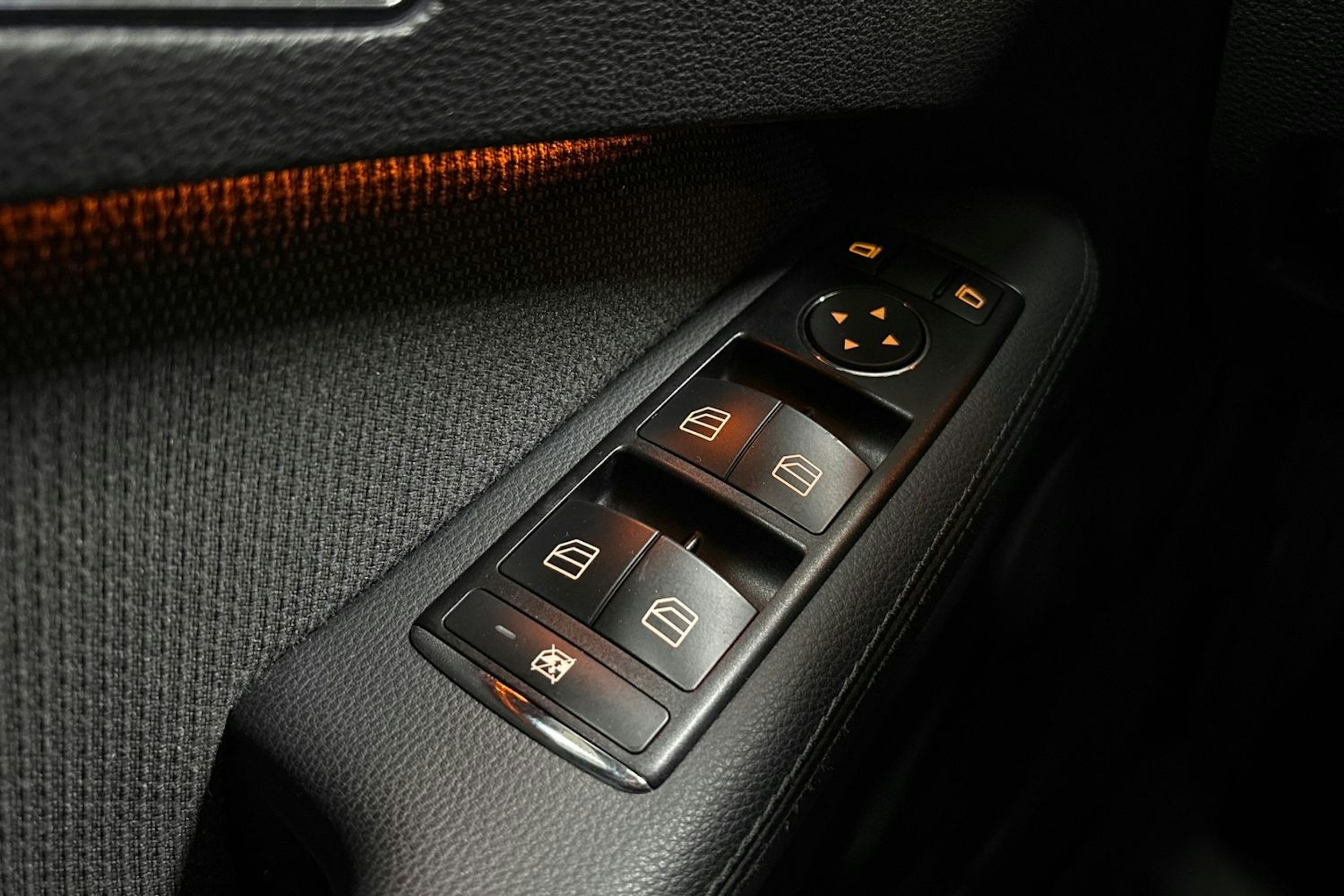 harmaa Mercedes-Benz E 2010 kuva 26.