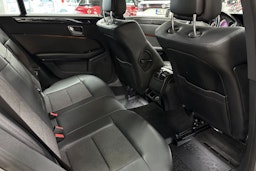 harmaa Mercedes-Benz E 2010 kuva 28.