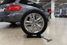 harmaa Mercedes-Benz E 2010 kuva 33.