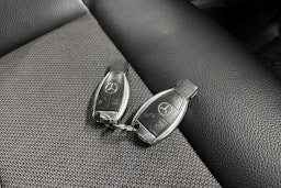 harmaa Mercedes-Benz E 2010 kuva 36.