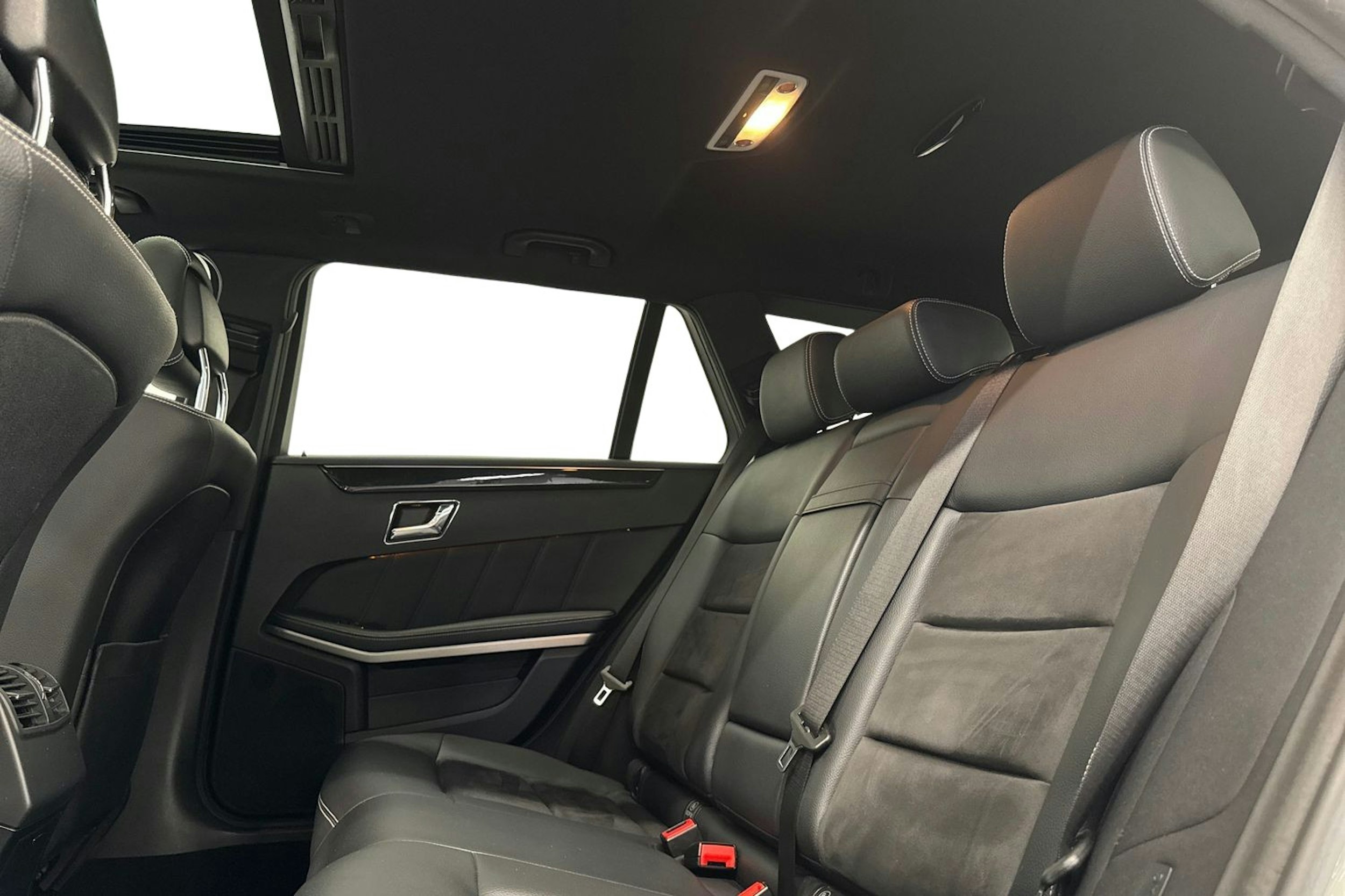 harmaa Mercedes-Benz E 2010 kuva 10.