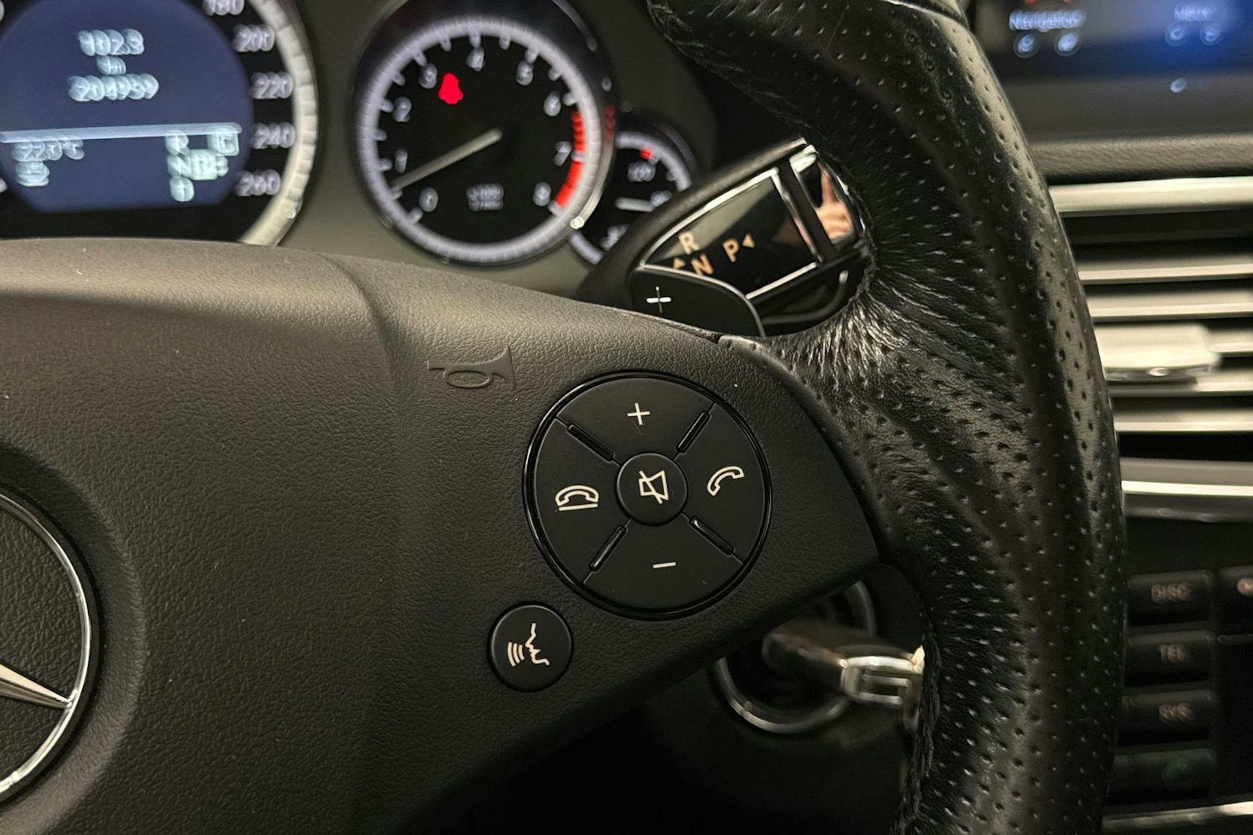 harmaa Mercedes-Benz E 2010 kuva 20.