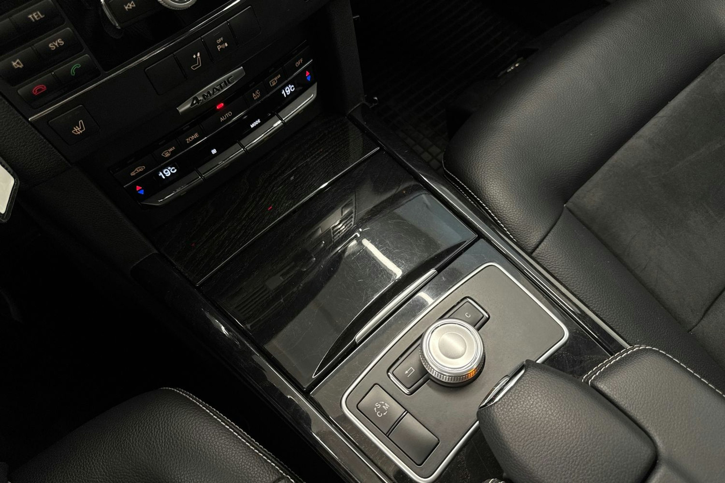 harmaa Mercedes-Benz E 2010 kuva 22.