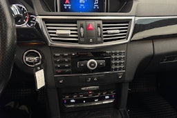 harmaa Mercedes-Benz E 2010 kuva 23.