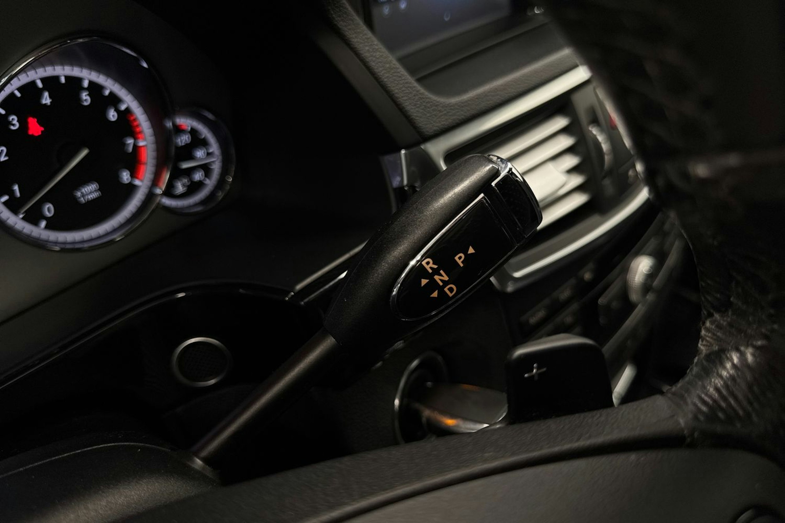 harmaa Mercedes-Benz E 2010 kuva 26.