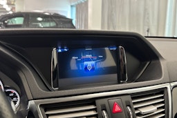 harmaa Mercedes-Benz E 2010 kuva 29.