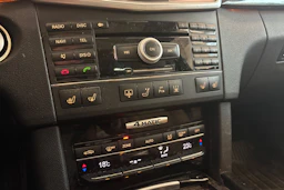 Ruskea (beige) Mercedes-Benz E 2010 kuva 7.
