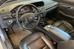 Harmaa Mercedes-Benz E 2010 kuva 6.