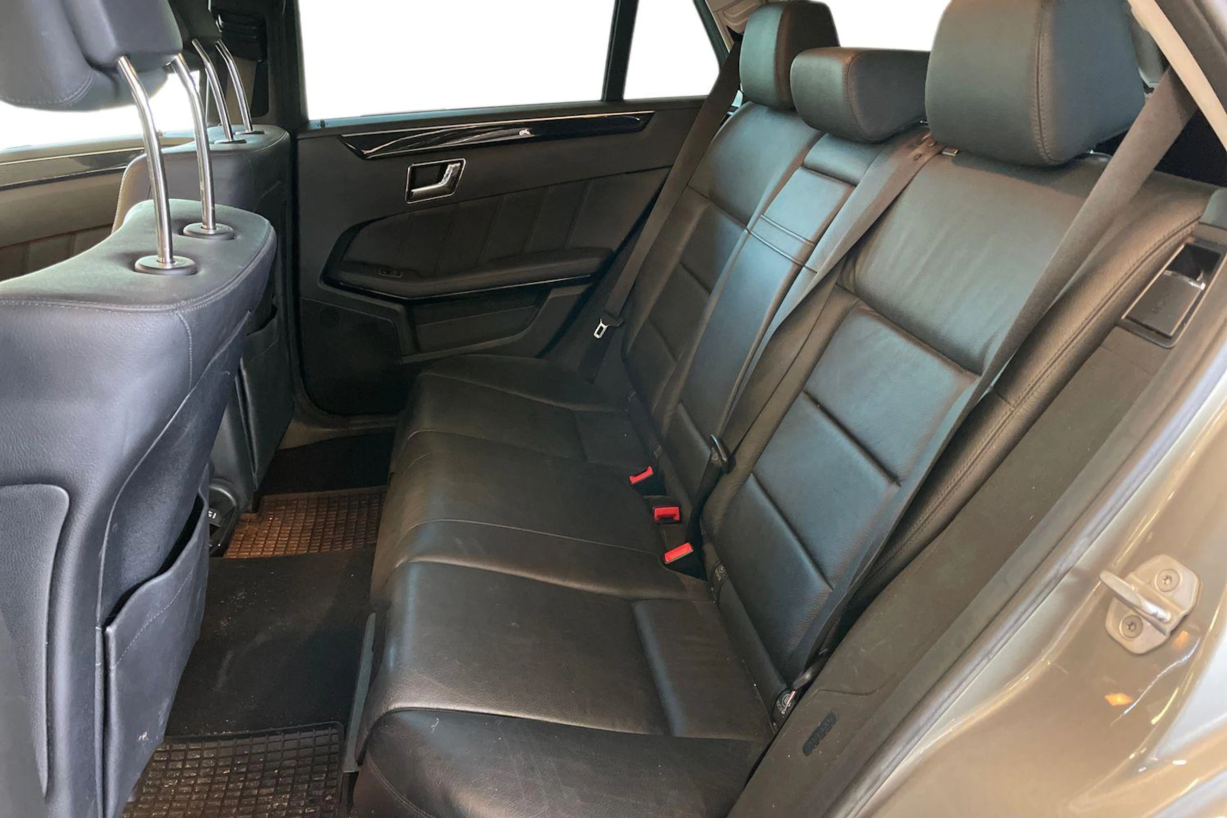 Harmaa Mercedes-Benz E 2010 kuva 8.