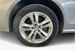 Harmaa Mercedes-Benz E 2010 kuva 9.