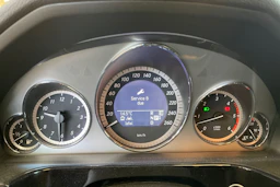 Harmaa Mercedes-Benz E 2010 kuva 19.