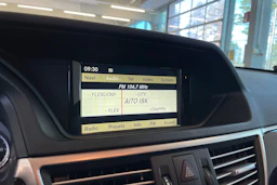 Harmaa Mercedes-Benz E 2010 kuva 21.