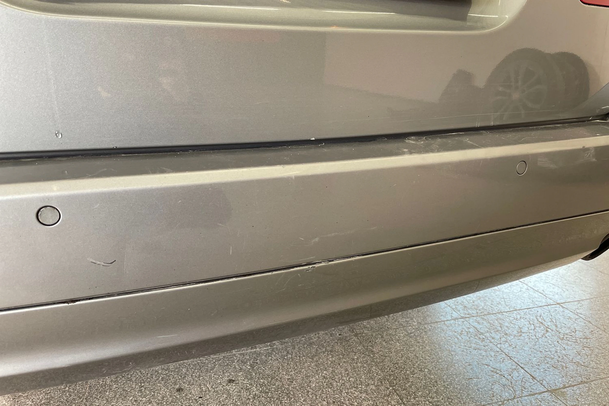 Harmaa Mercedes-Benz E 2010 kuva 28.