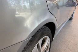 Harmaa Mercedes-Benz E 2010 kuva 29.