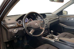 ruskea (beige) Mercedes-Benz E 2010 kuva 6.
