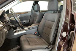 ruskea (beige) Mercedes-Benz E 2010 kuva 8.