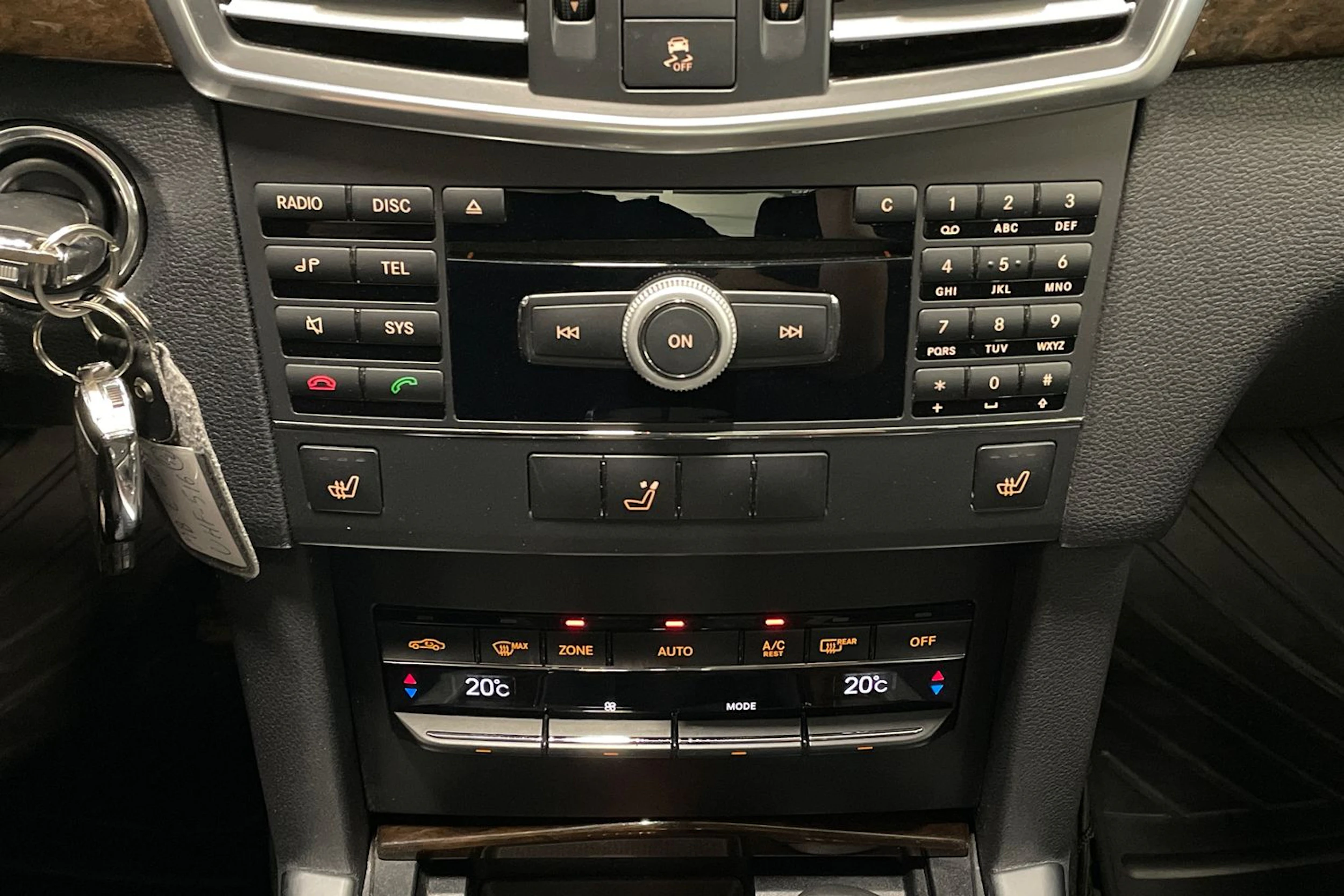 ruskea (beige) Mercedes-Benz E 2010 kuva 19.