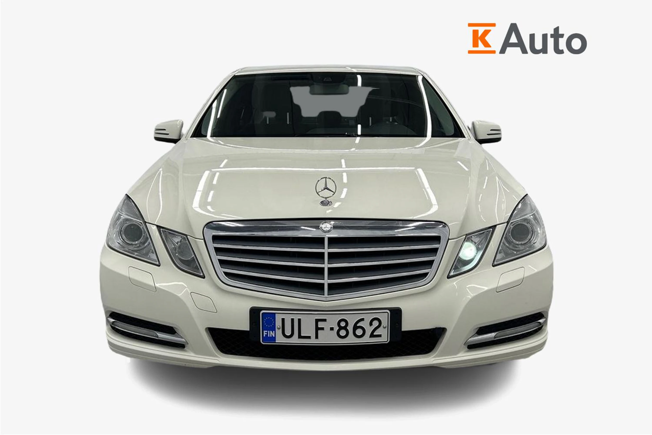 valkoinen Mercedes-Benz E 2010 kuva 4.