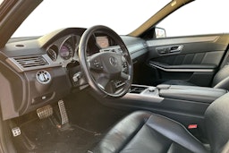 ruskea (beige) Mercedes-Benz E 2010 kuva 3.