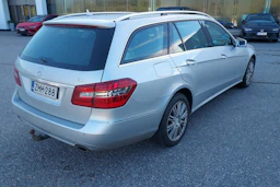 hopea Mercedes-Benz E 2010 kuva 9.