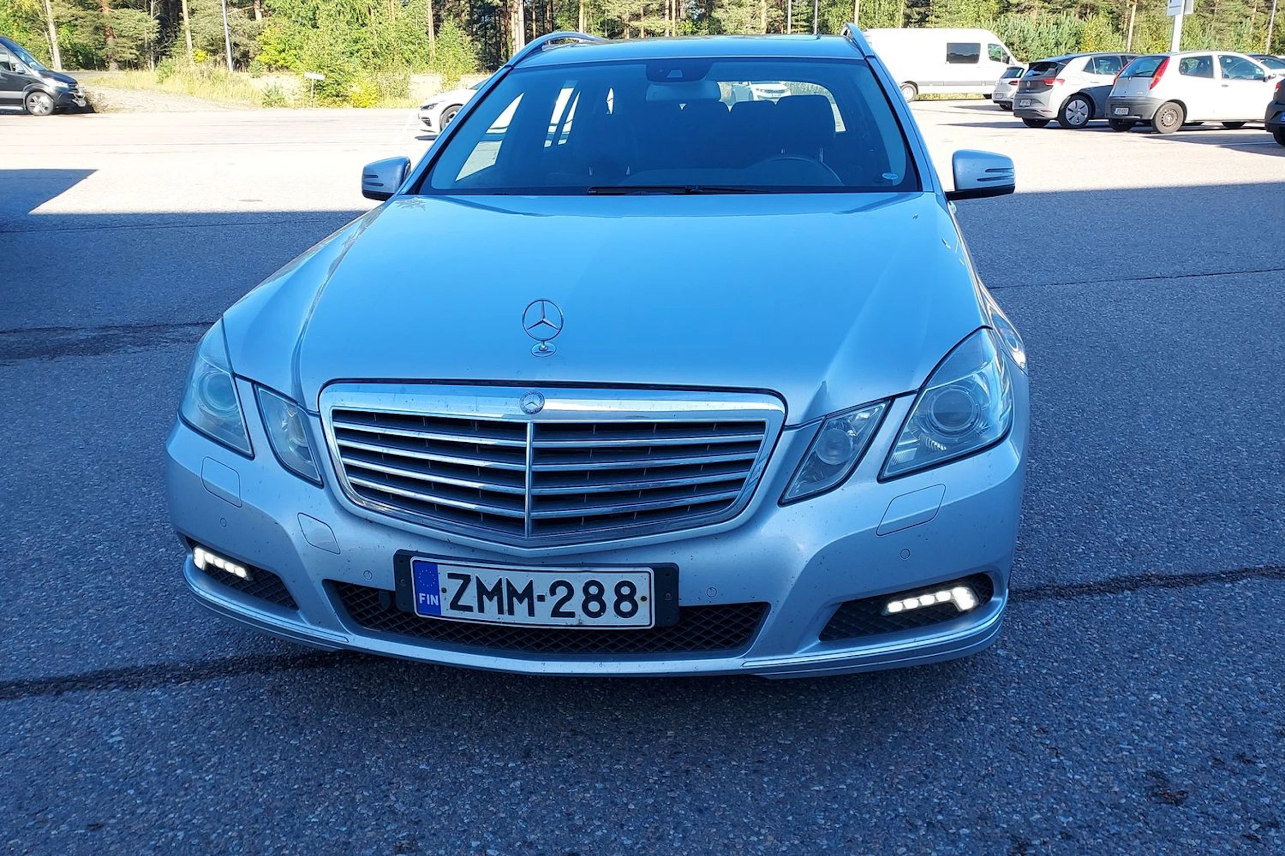 hopea Mercedes-Benz E 2010 kuva 11.