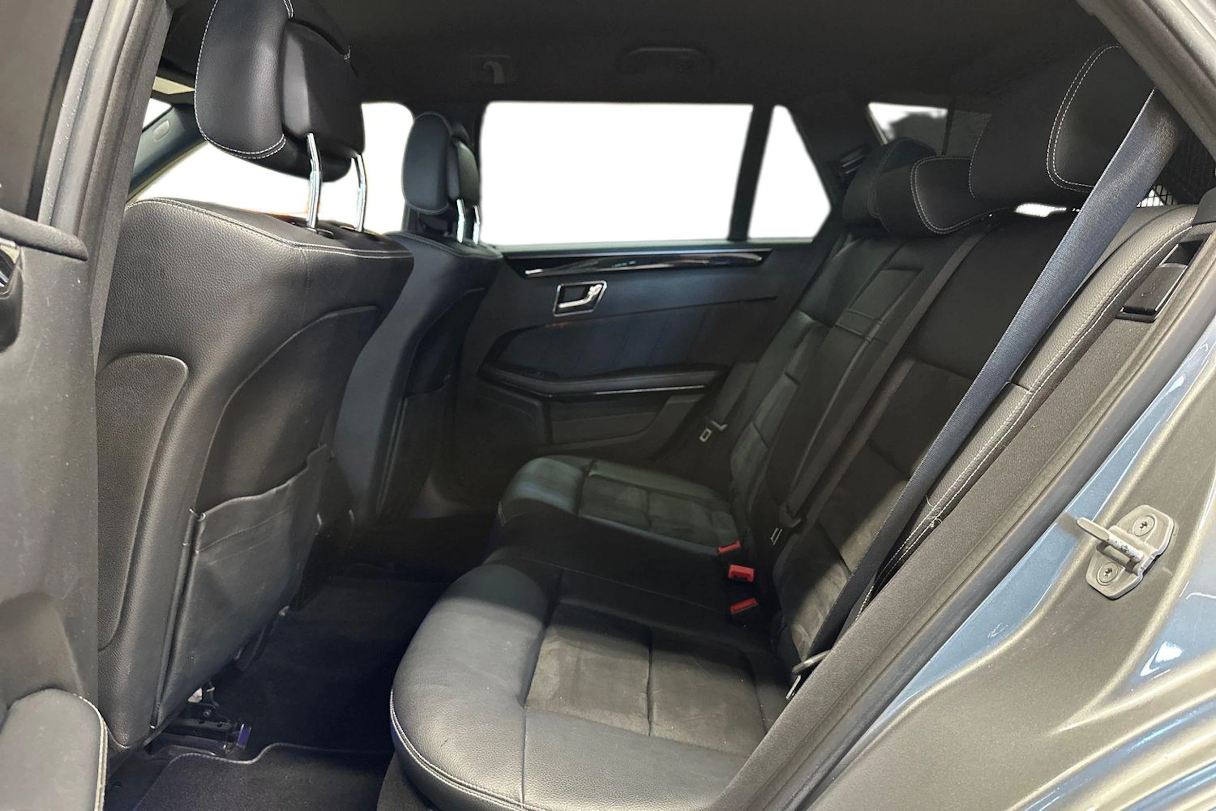 harmaa Mercedes-Benz E 2011 kuva 8.
