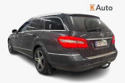 sininen Mercedes-Benz E 2011 kuva 2.