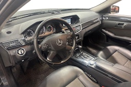 sininen Mercedes-Benz E 2011 kuva 3.