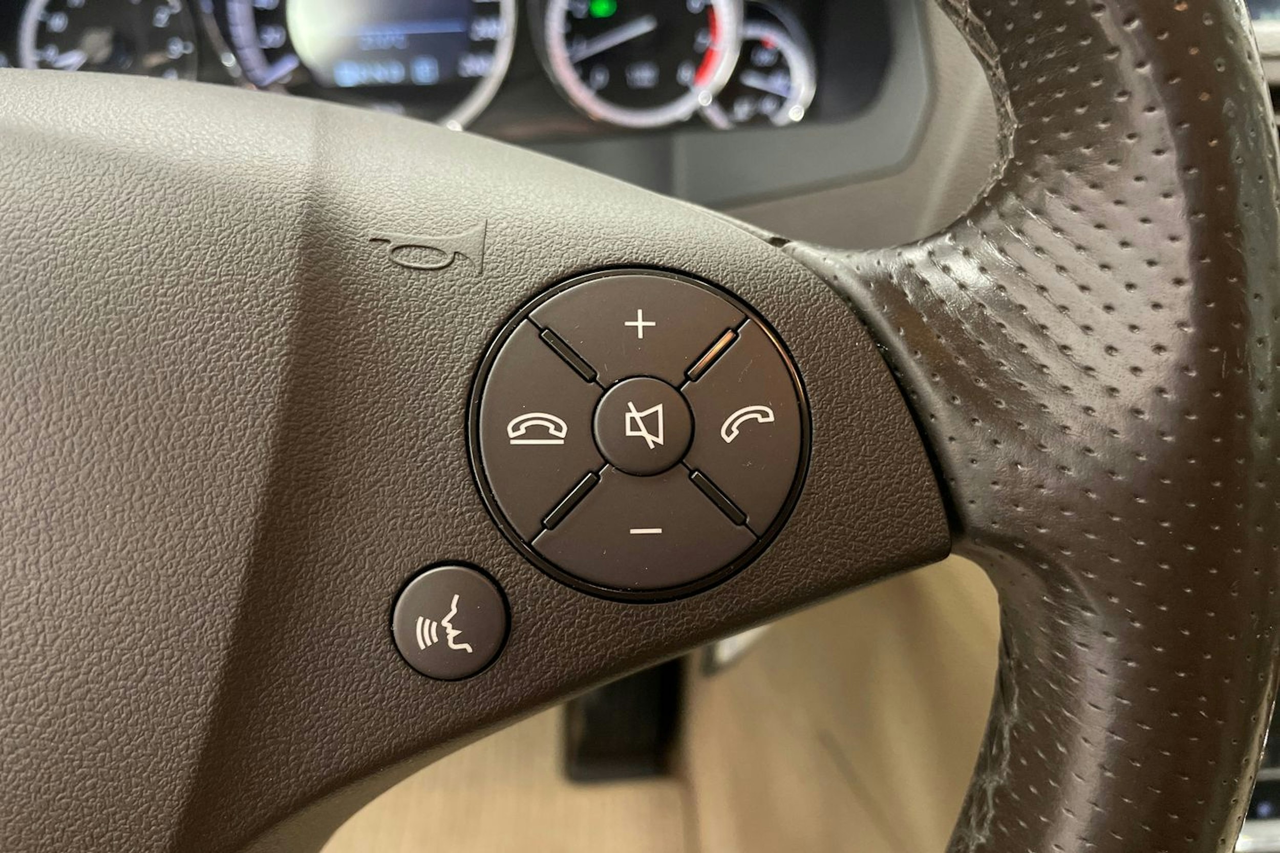 beige Mercedes-Benz E 2011 kuva 21.