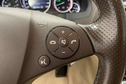 beige Mercedes-Benz E 2011 kuva 21.