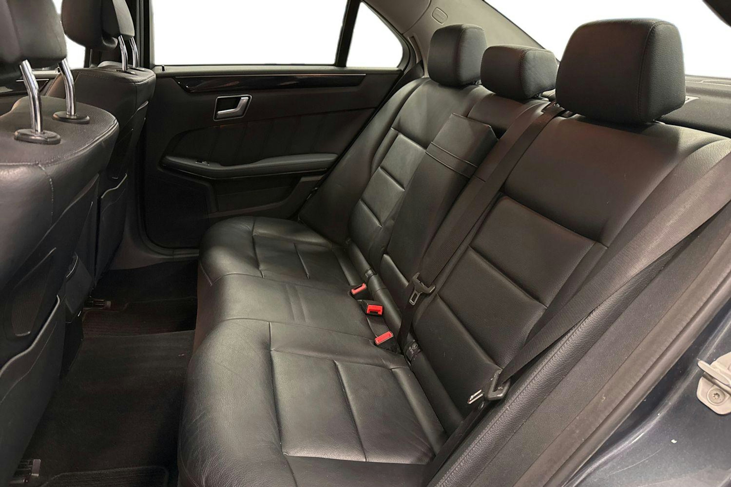 harmaa Mercedes-Benz E 2011 kuva 10.