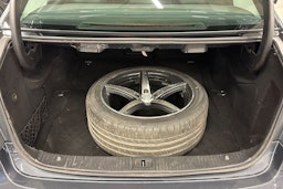 harmaa Mercedes-Benz E 2011 kuva 13.