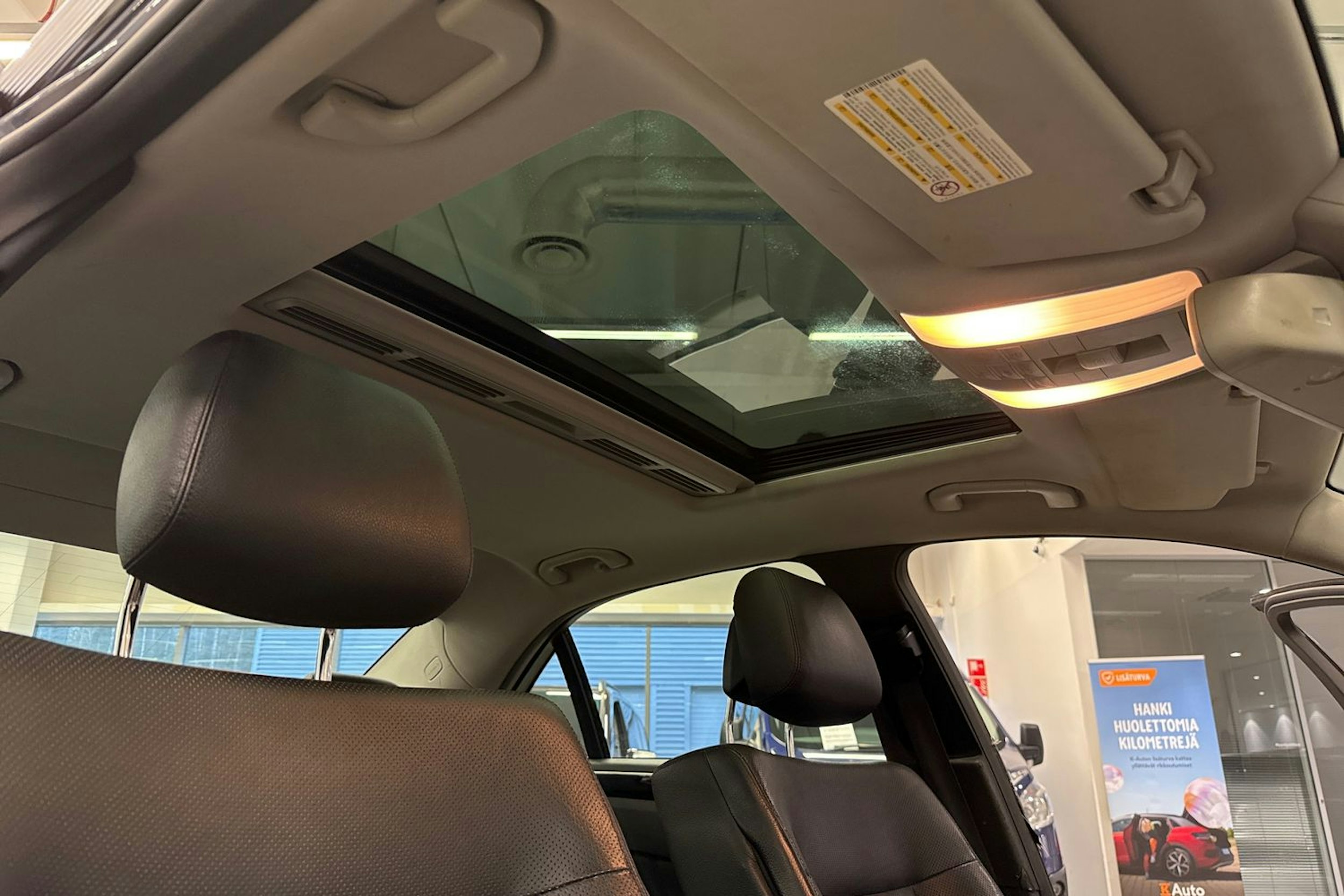 harmaa Mercedes-Benz E 2011 kuva 14.