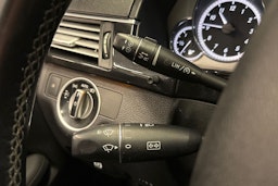 harmaa Mercedes-Benz E 2011 kuva 19.