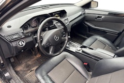 Harmaa Mercedes-Benz E 2011 kuva 3.