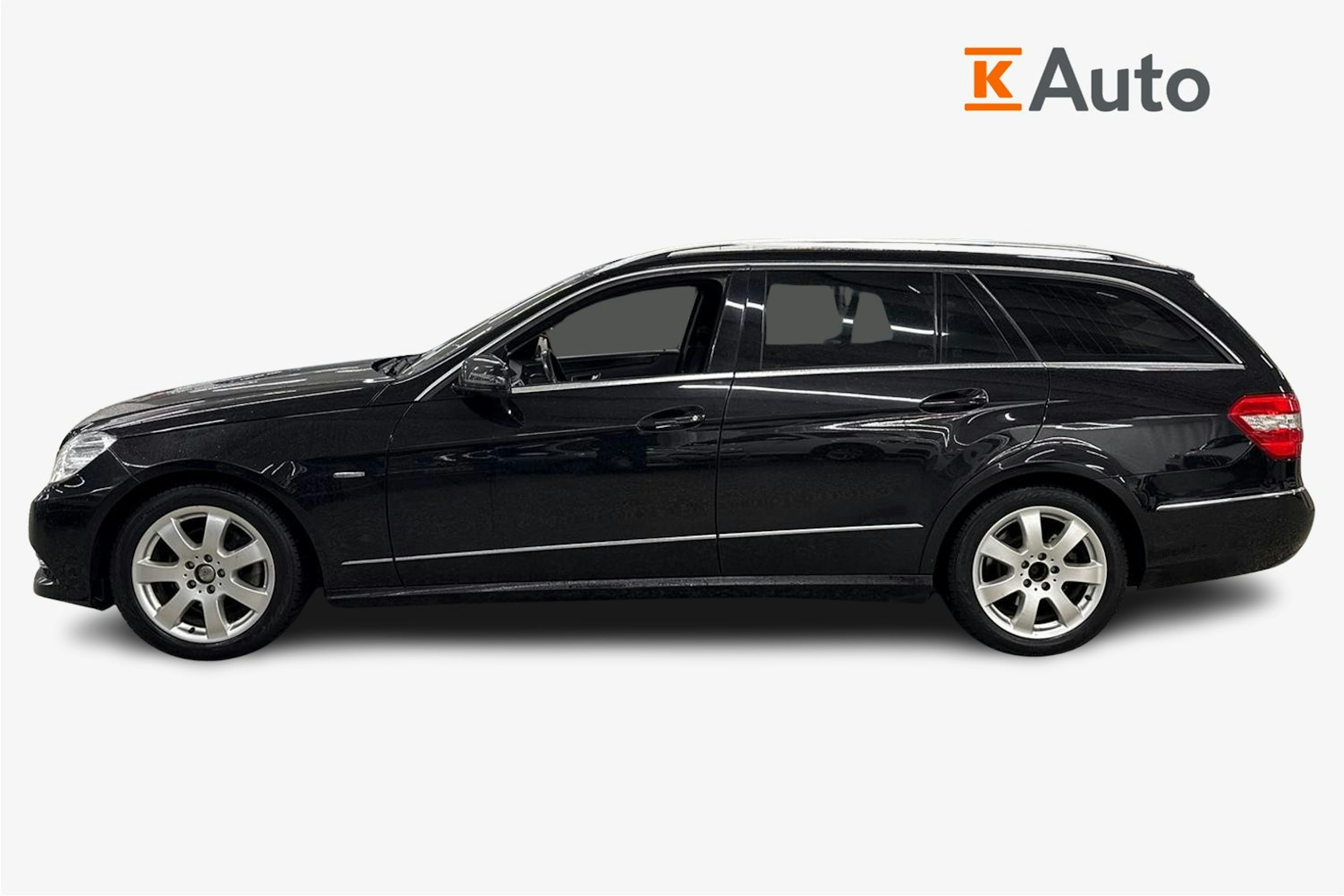 Harmaa Mercedes-Benz E 2011 kuva 6.