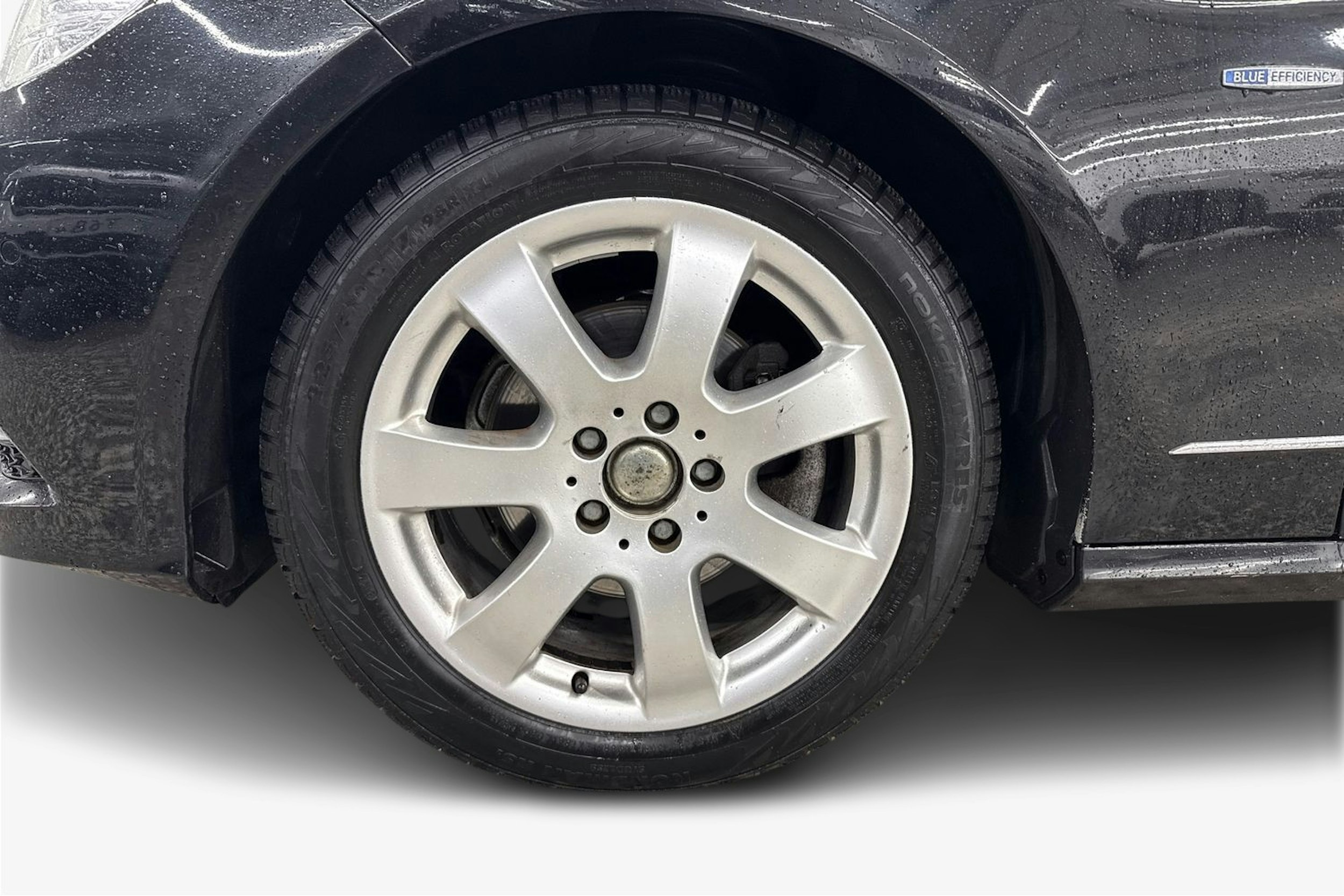 Harmaa Mercedes-Benz E 2011 kuva 11.