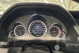 Harmaa Mercedes-Benz E 2011 kuva 15.