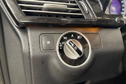 Harmaa Mercedes-Benz E 2011 kuva 21.