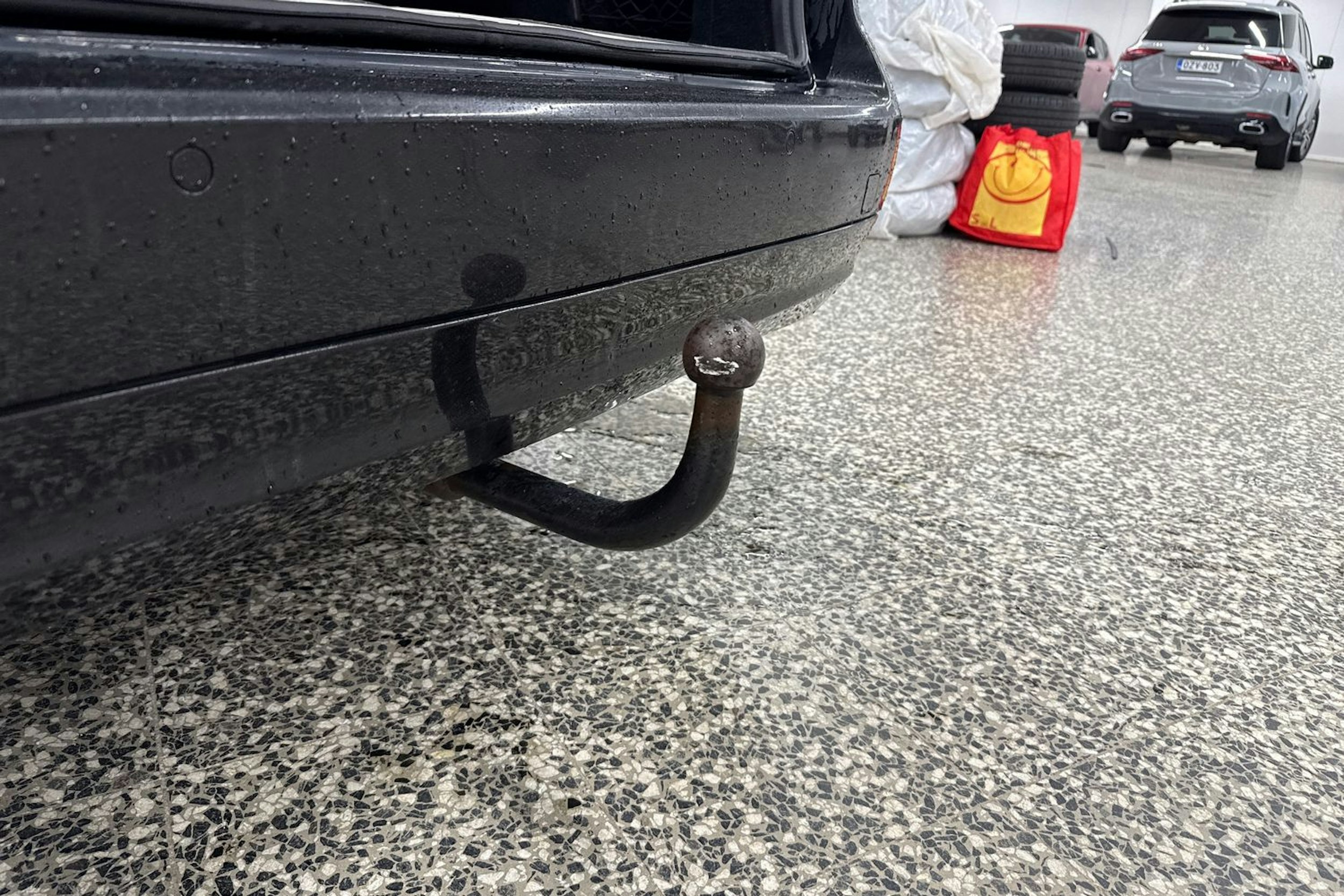 Harmaa Mercedes-Benz E 2011 kuva 25.