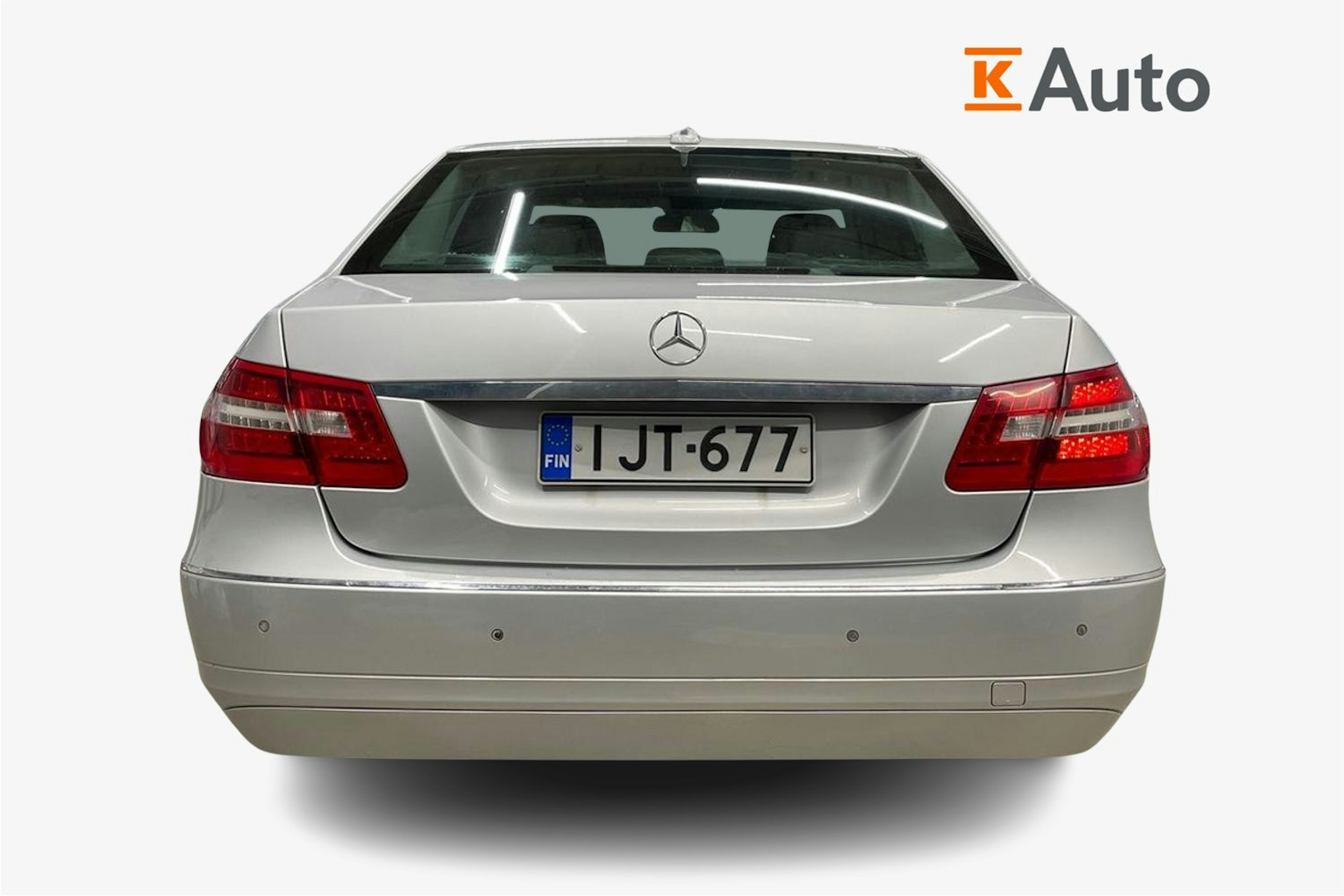 harmaa Mercedes-Benz E 2011 kuva 3.